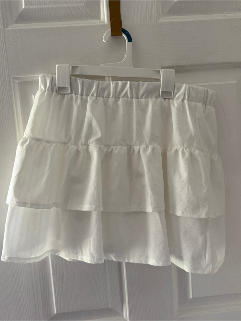 Women’s White Tiered Mini Skirt